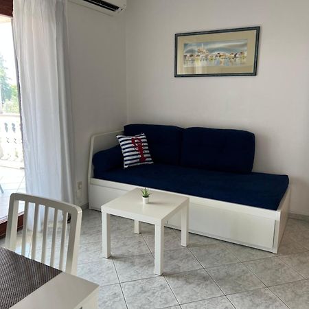 Apartamento Nada And Family Rovinjsko Selo Exterior foto