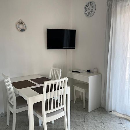 Apartamento Nada And Family Rovinjsko Selo Exterior foto