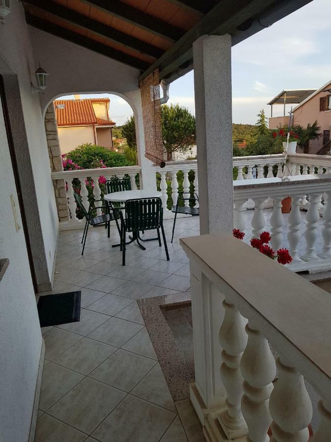 Apartamento Nada And Family Rovinjsko Selo Exterior foto